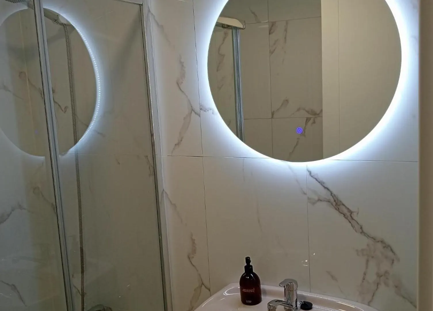 Amor y Emoción: Céntrico Apartamento con Wi-Fi cerca de la Catedral Cordoba Apartment